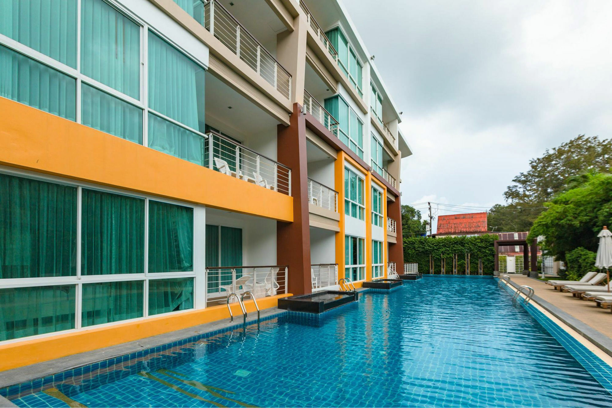 Phuket Seaview Resotel Rawai Exterior photo